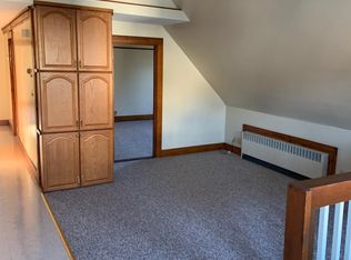 61 Quaker Ln S, West Hartford, CT 06119