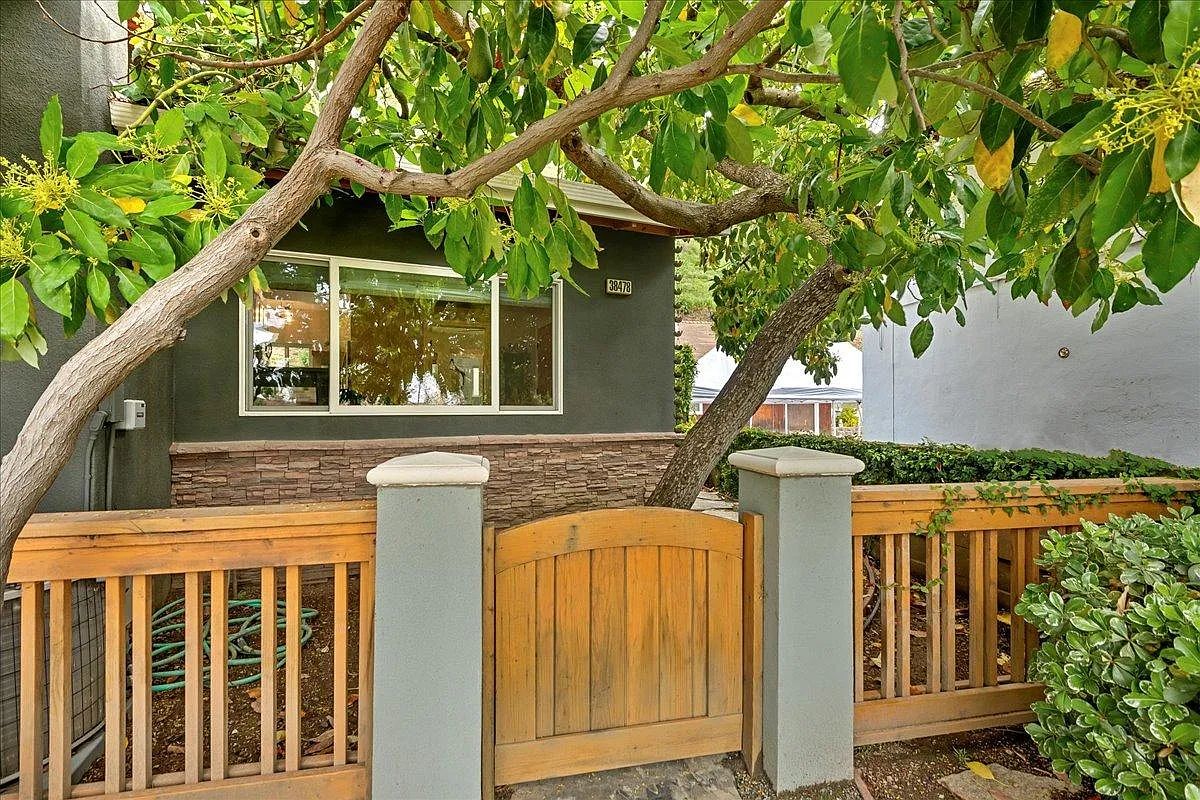 1 bed, 500 sqft, $2,500 — Photo 1