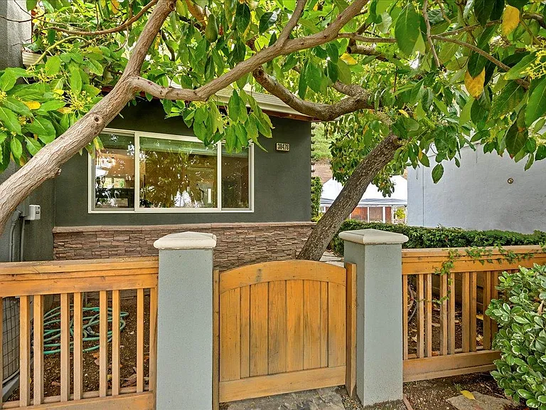 38478 Canyon Heights Dr — Photo 1