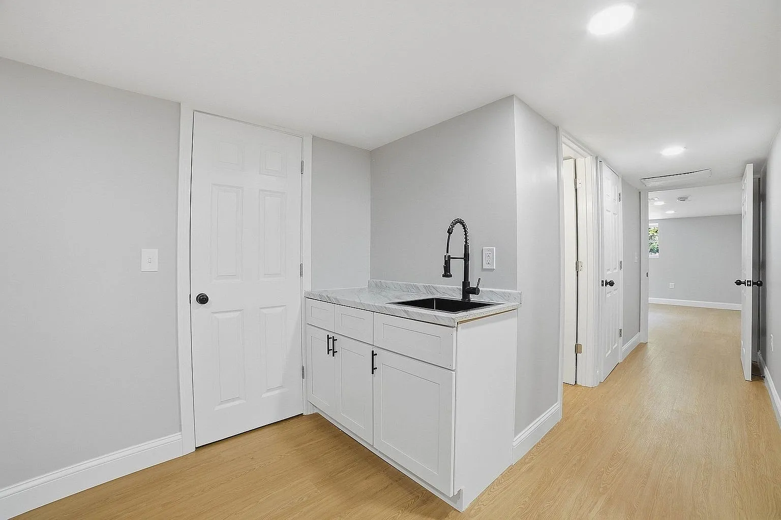 1 bed, 1200 sqft, $2,000 — Photo 4