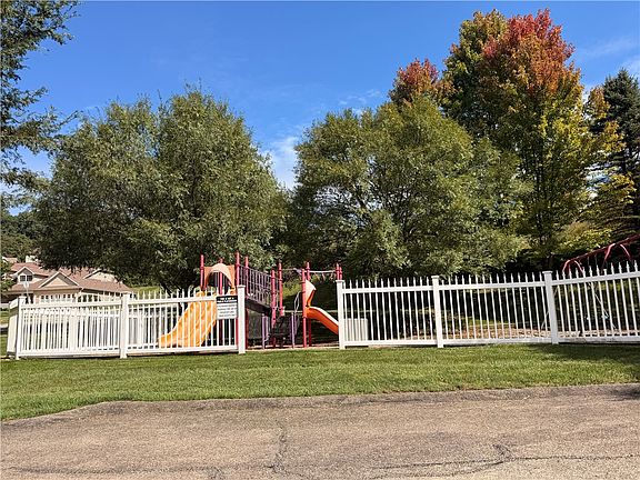 5th image of 519 Dogwood Ct