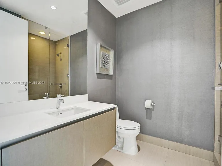3250 NE 188th St #207 — Photo 73