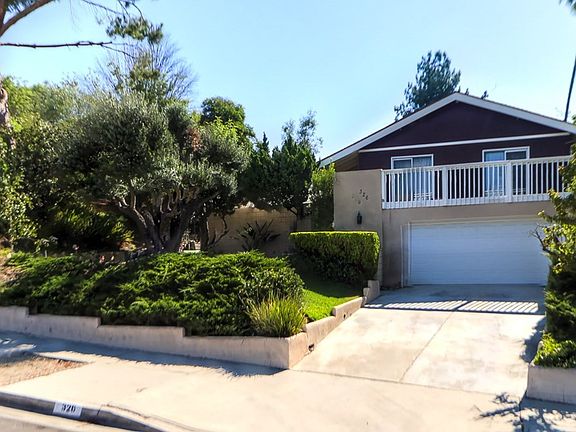 3rd image of 326 El Encino Dr