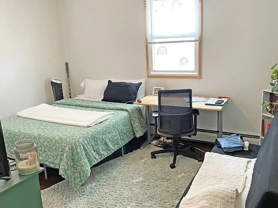 15 Ashford St #1