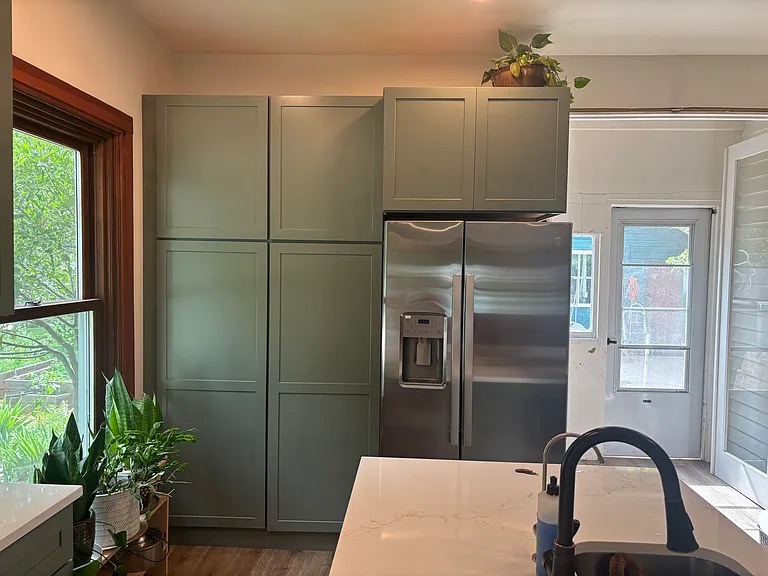 412 E Plum St — Photo 5