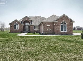 6440 Jamie Ln, Grand Blanc, MI