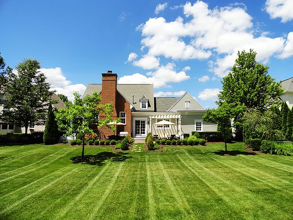 2nd image of 31 Pickett Pl