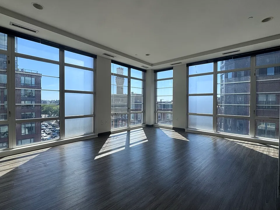 147 E Berkeley St #1