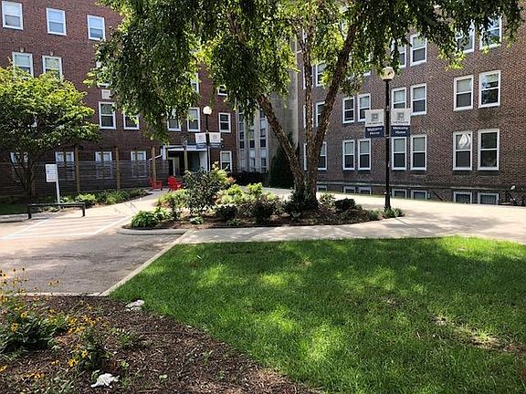 4th image of 3301 Henry Ave #223