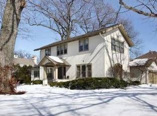 402 E Prospect Ave, Lake Bluff, IL
