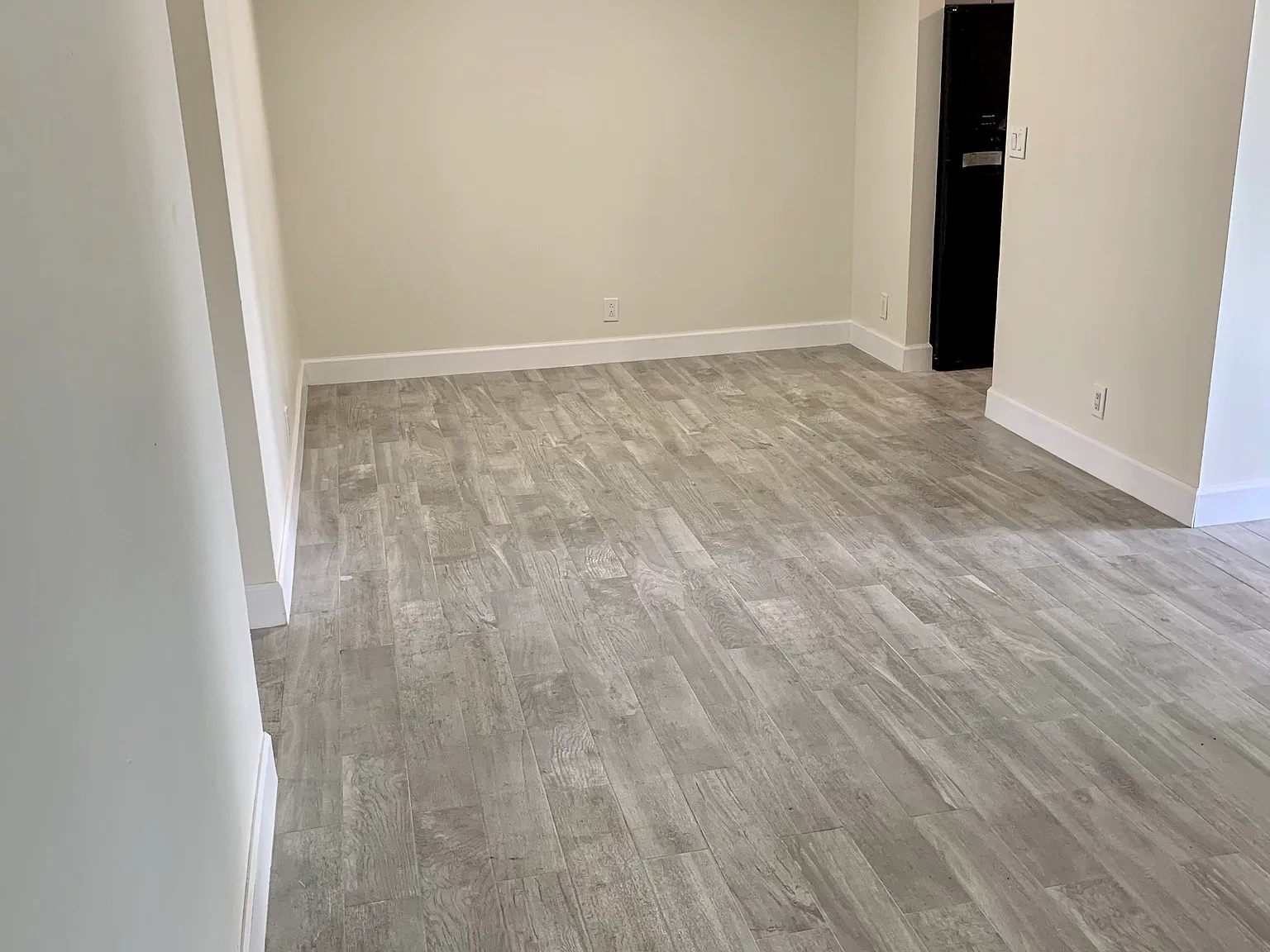 2 bed, 1.5 bath, 893 sqft, $2,000 — Photo 4