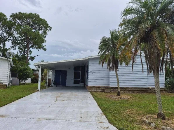 19239 Congressional Ct #16-M, North Fort Myers, FL 33903