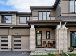 715 Derreen Ave, Ottawa, ON K2S 2Y9
