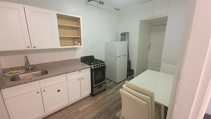 1st image of 127 Mulberry St #7