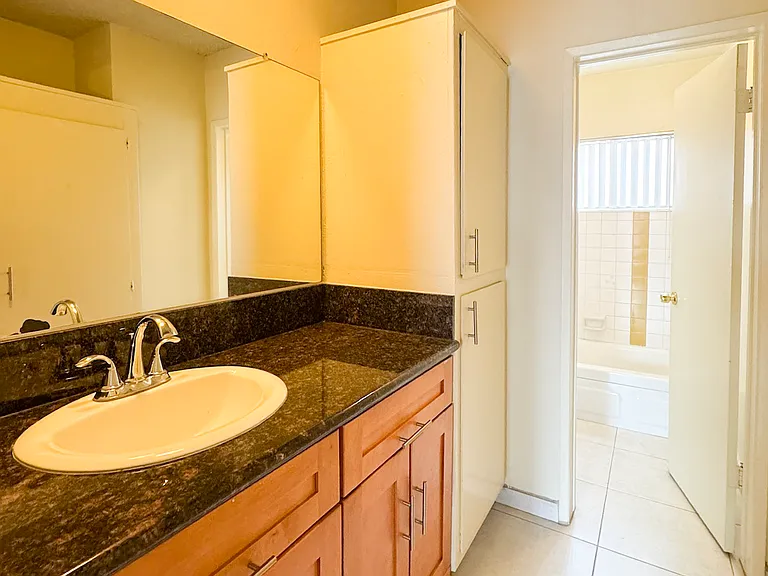 4641 La Mirada Ave #14 — Photo 7