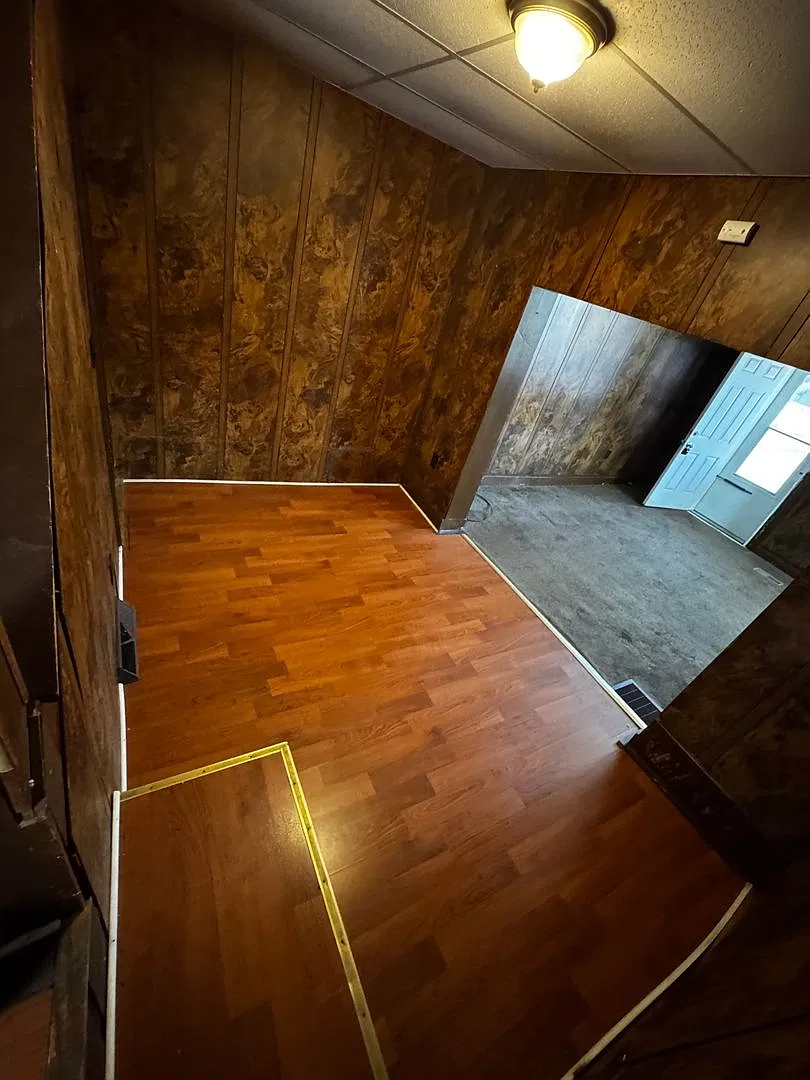 2 Bdrm, 1 Bath Half House — Photo 3