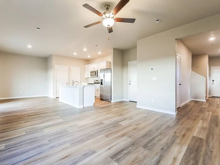 7324 Crystal Ave — Photo 5