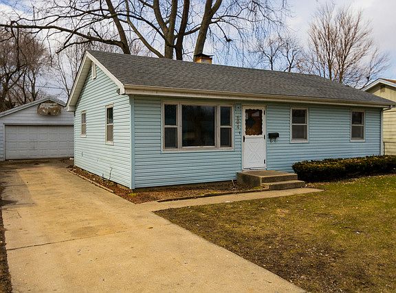 3rd image of 604 N Westlawn Ave