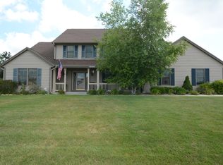 W230N7924 Bluebill Dr, Sussex, WI 53089