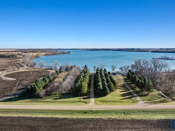 2424 County Road 101 Rd, Hendricks, MN 56136