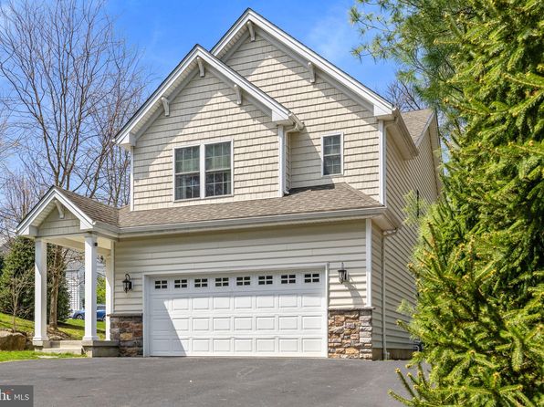 100 Hillside Cir, Villanova, PA 19085