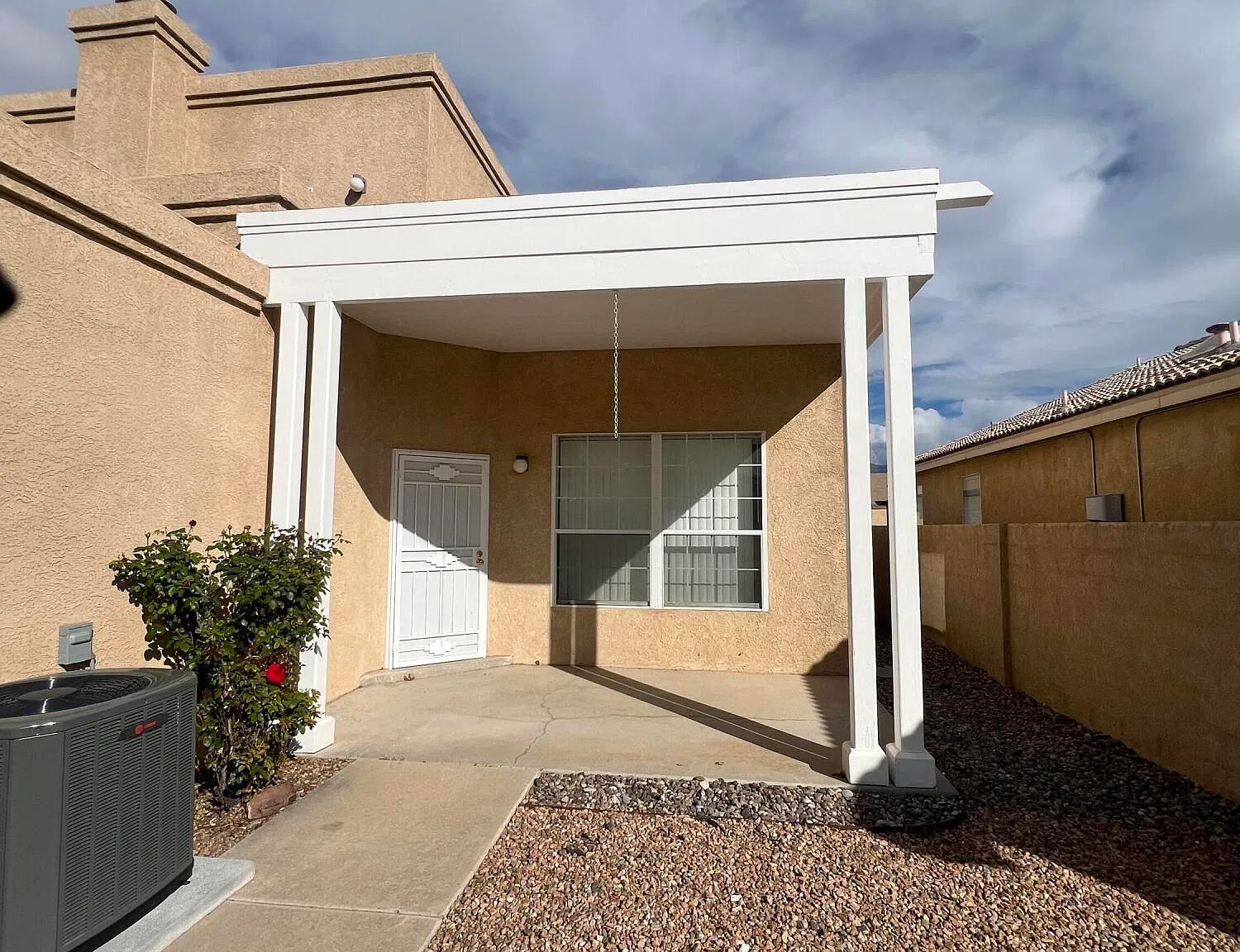 2 bed, 2.0 bath, 1588 sqft, $2,000 — Photo 2
