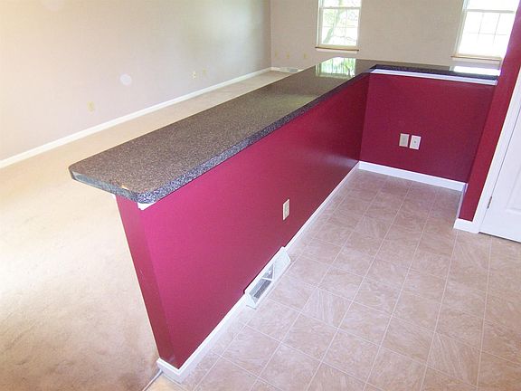 4th image of 908 Baker Ct
