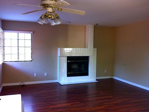 4th image of 2542 Brown Dr
