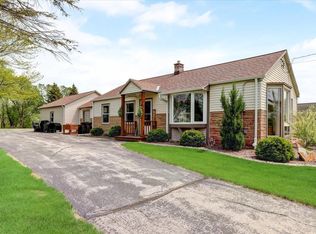 N26W25230 Bluemound Rd, Pewaukee, WI 53072