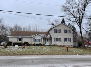 170 County Road B E, Maplewood, MN 55117