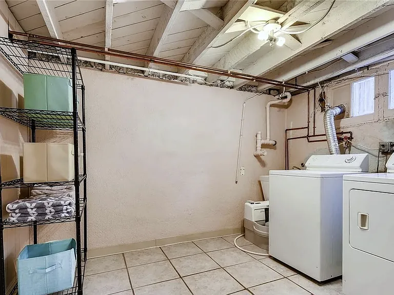 1548 Jackson St — Photo 16