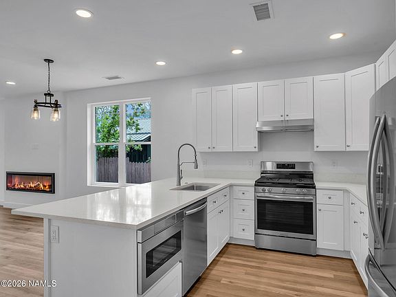 2nd image of 106 W Sherman Ave