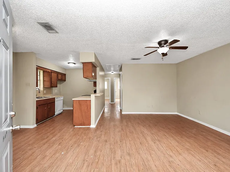 1006 Perry St #100 — Photo 8