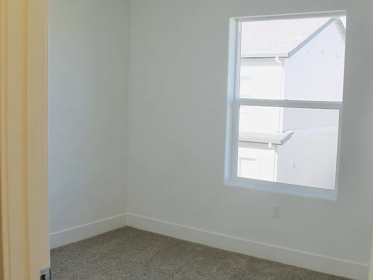 3841 Zapata St — Photo 11