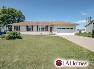 401 Hope Ave, Urbana, IA