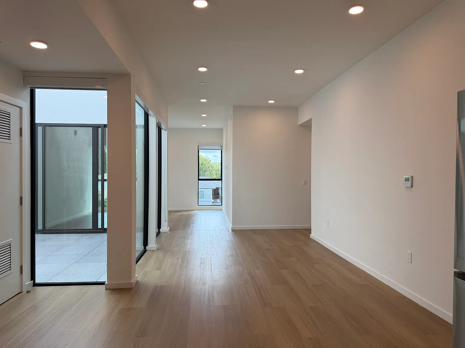 3 bed, 1545 sqft, $5,700 — Photo 4