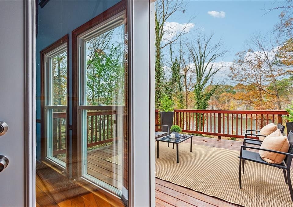 1st image of 5023 Lake Forest Dr SE