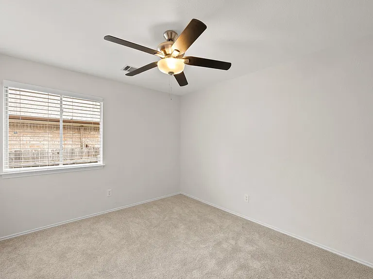17249 Sandwick Dr — Photo 24