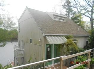 230 Oakridge Ave, North Attleboro, MA 02760