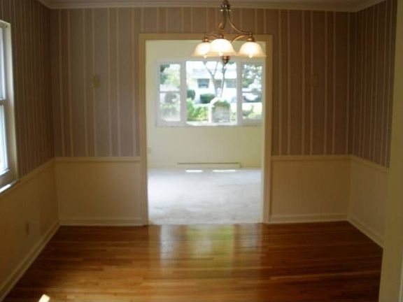 5th image of 1853 Westwood Ave
