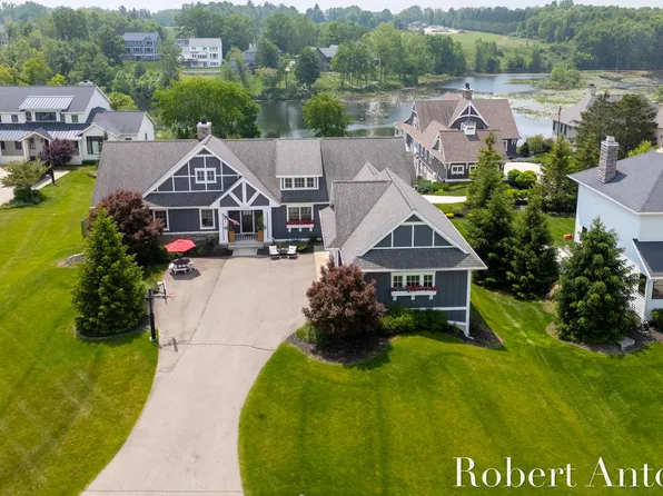 3794 Lake Birch St NE, Grand Rapids, MI 49525