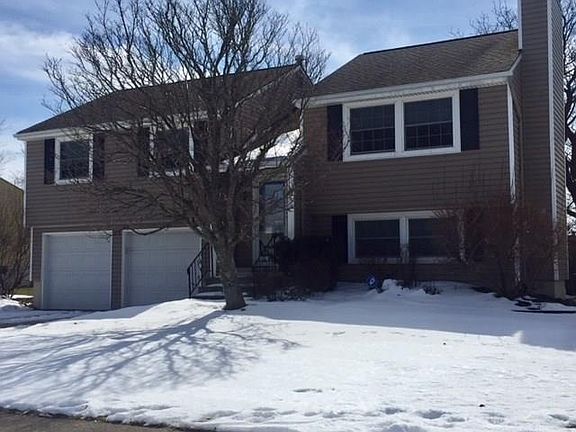 2nd image of 27 Tanglewood Dr