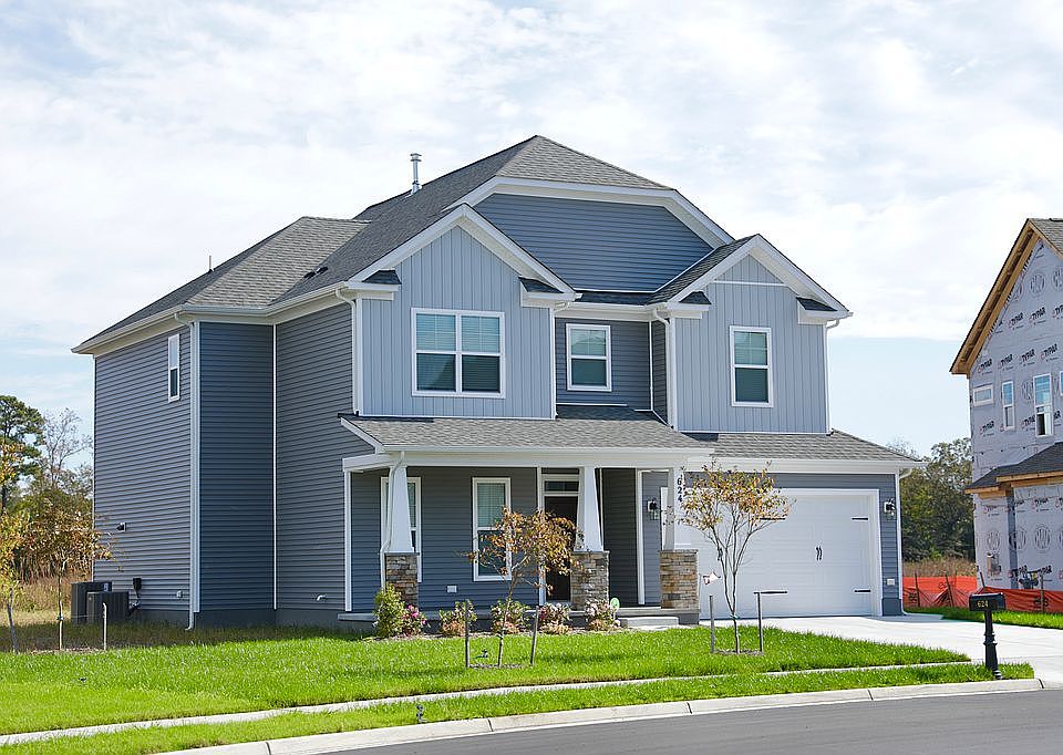 2nd image of 624 Baker Loop