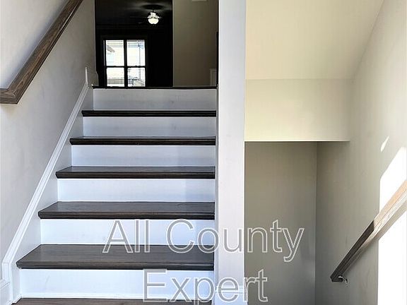 2nd image of 113 Laurel Crest Aly