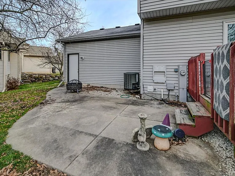 400 Muirfield Ct — Photo 53