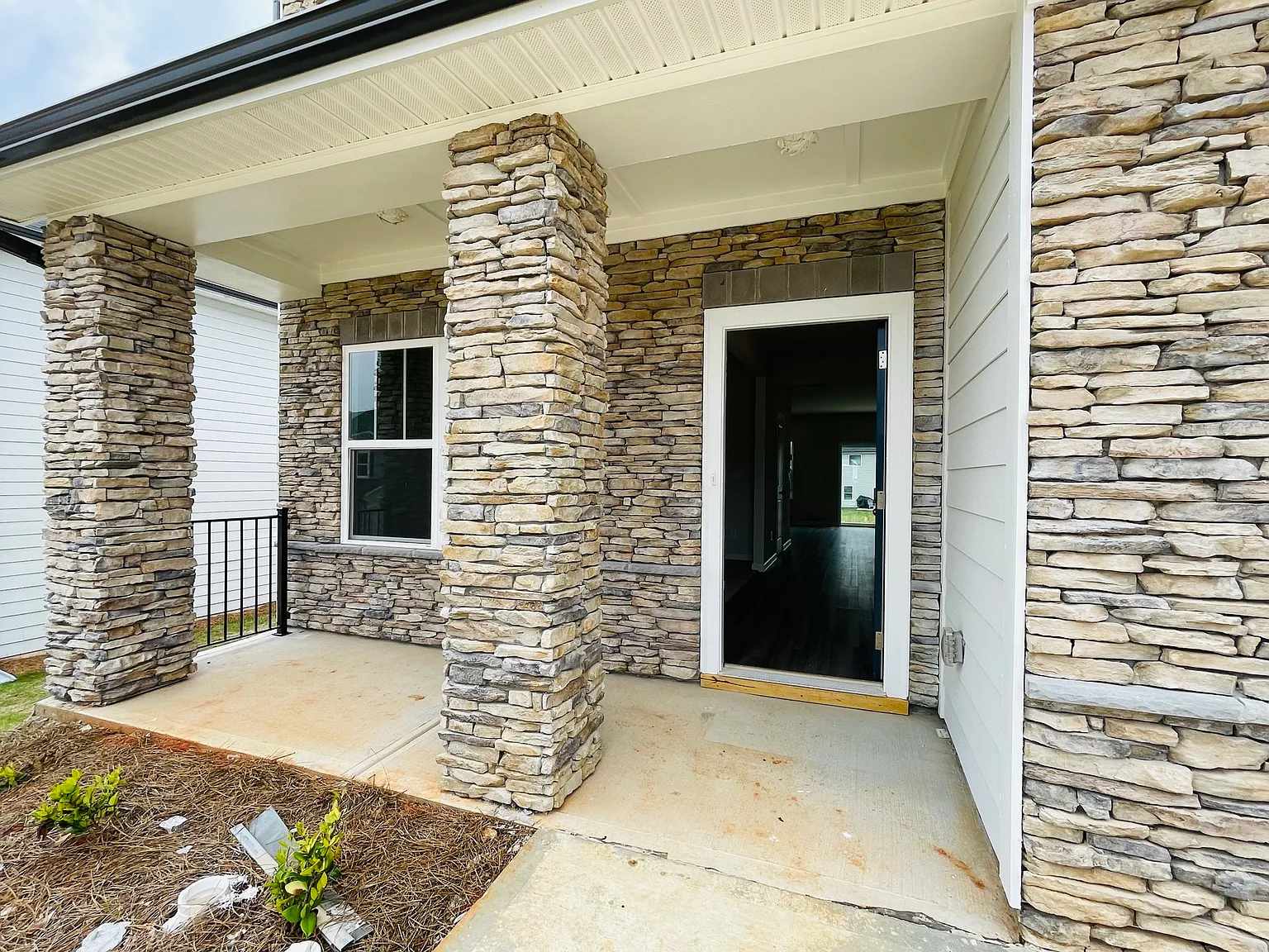 5950 Green Ash - 1 — Photo 3