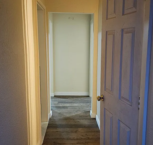 400 Railroad Ave — Photo 37