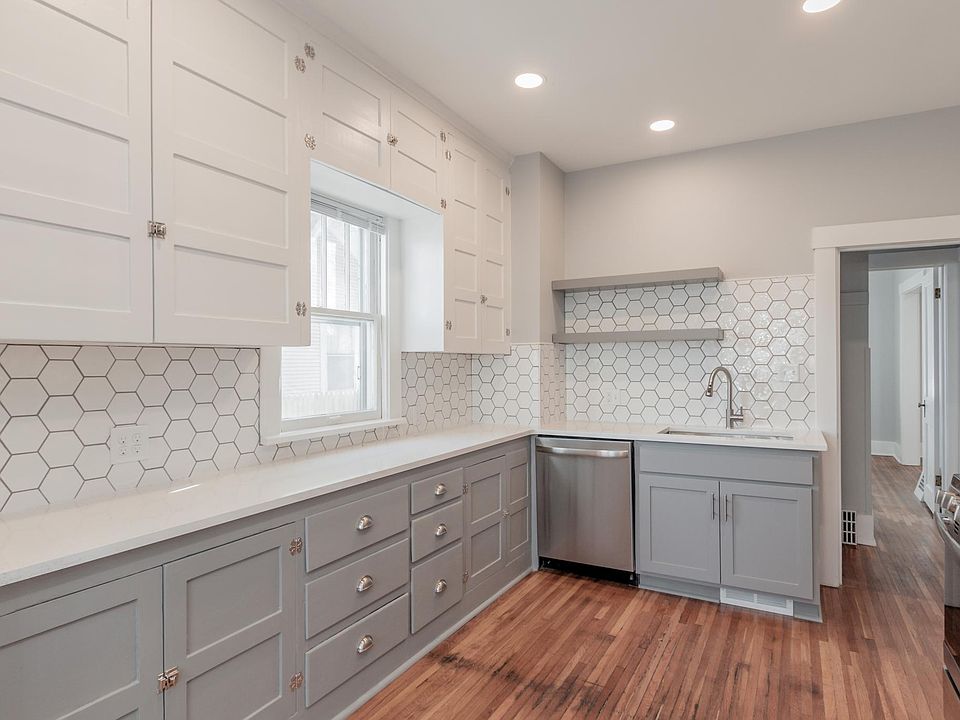 1st image of 3026 Sewell St