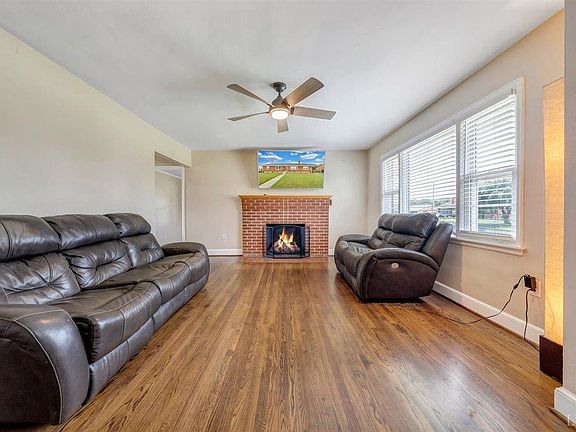 4th image of 3236 Trinkle Ave NW