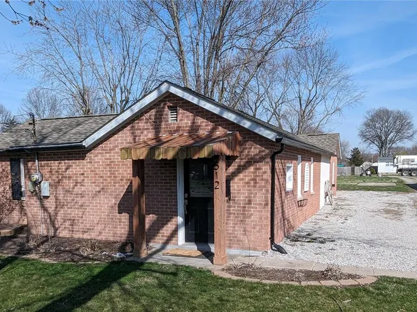 512 Best St, Staunton, IL 62088